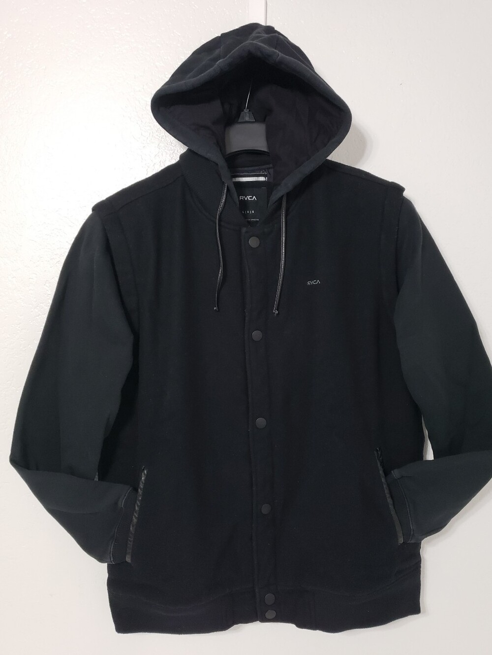 RVCA LIGIG Men’s Black Hooded Varsity Bomber Jacket Quilted Lined Streetwear⁶